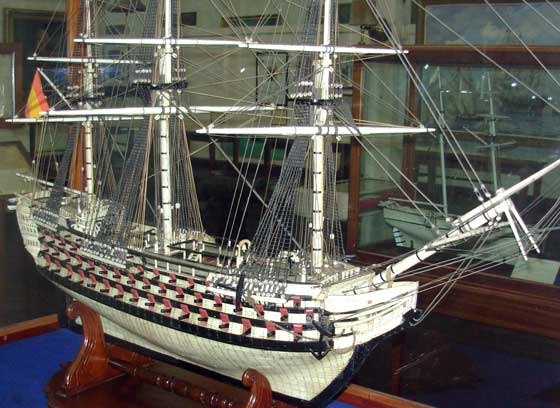 Modelo realizado en hueso del Santísima Tinidad del Museo Naval de la Nación Argentina