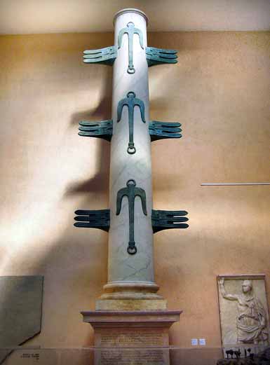Columna conmemorativa romana en honor a la victoria de Cayo Duilio
