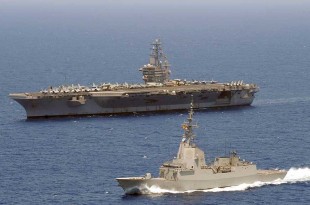 La "Blas de Lezo" navega junto al portaaviones USS Dwight D. Eisenhower